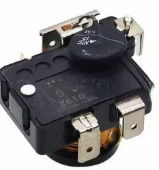 Arrancador de Compresor QL2 7.45 para Aplicaciones de Refrigeración con Compatibilidad con Doble Condensador y Carcasa Negra
