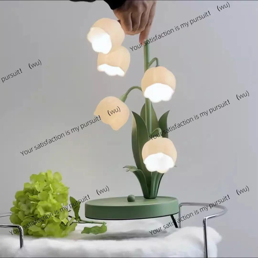 Tulip romantic desk lamp bedside lamp bedroom lamp small lily of the valley  flower warm atmosphere night