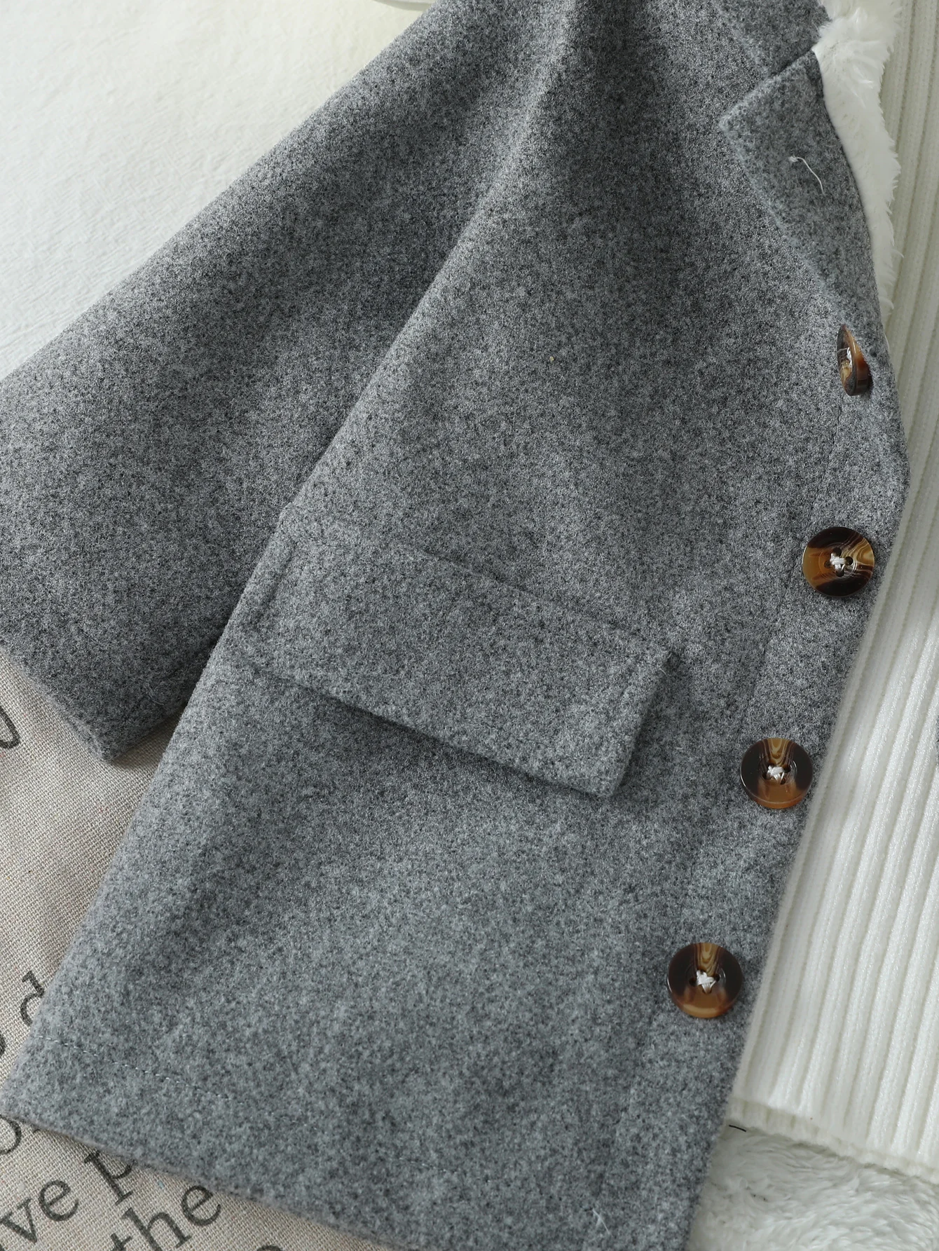 معطف شتوي دافئ متين للأطفال الأولاد موضة 2025 معاطف بقلنسوة من الصوف ملابس أنيقة للأطفال معاطف ملابس لـ 1-3 سنوات ملابس الشارع