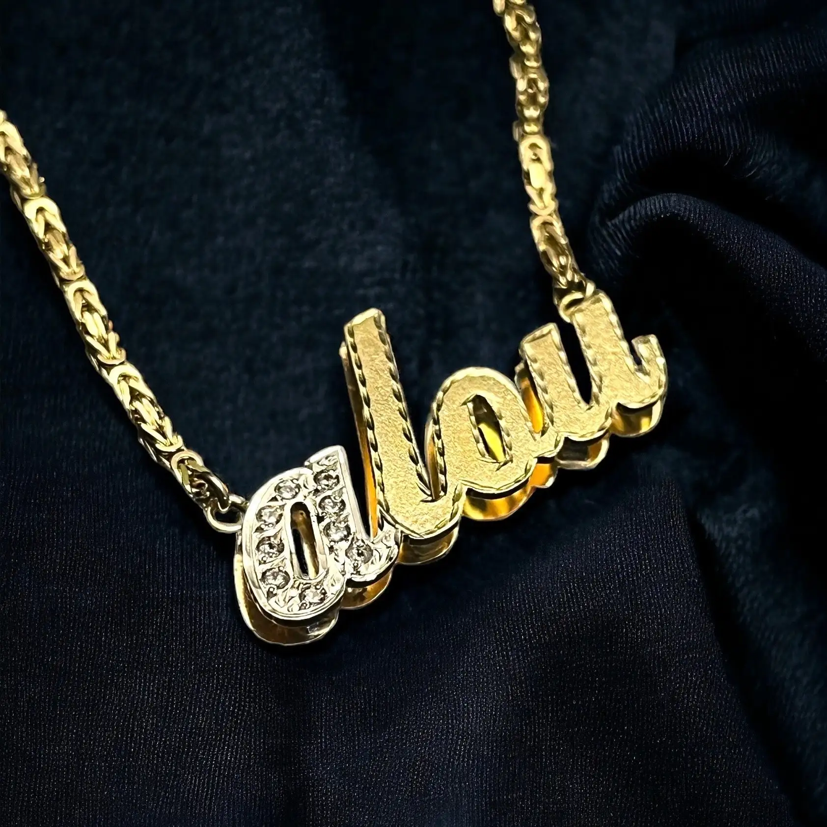 

Custom Diamond Nameplate, Personalized Hand-made Double Plate Pendant with Rich Details and 3D Illusion Effect
