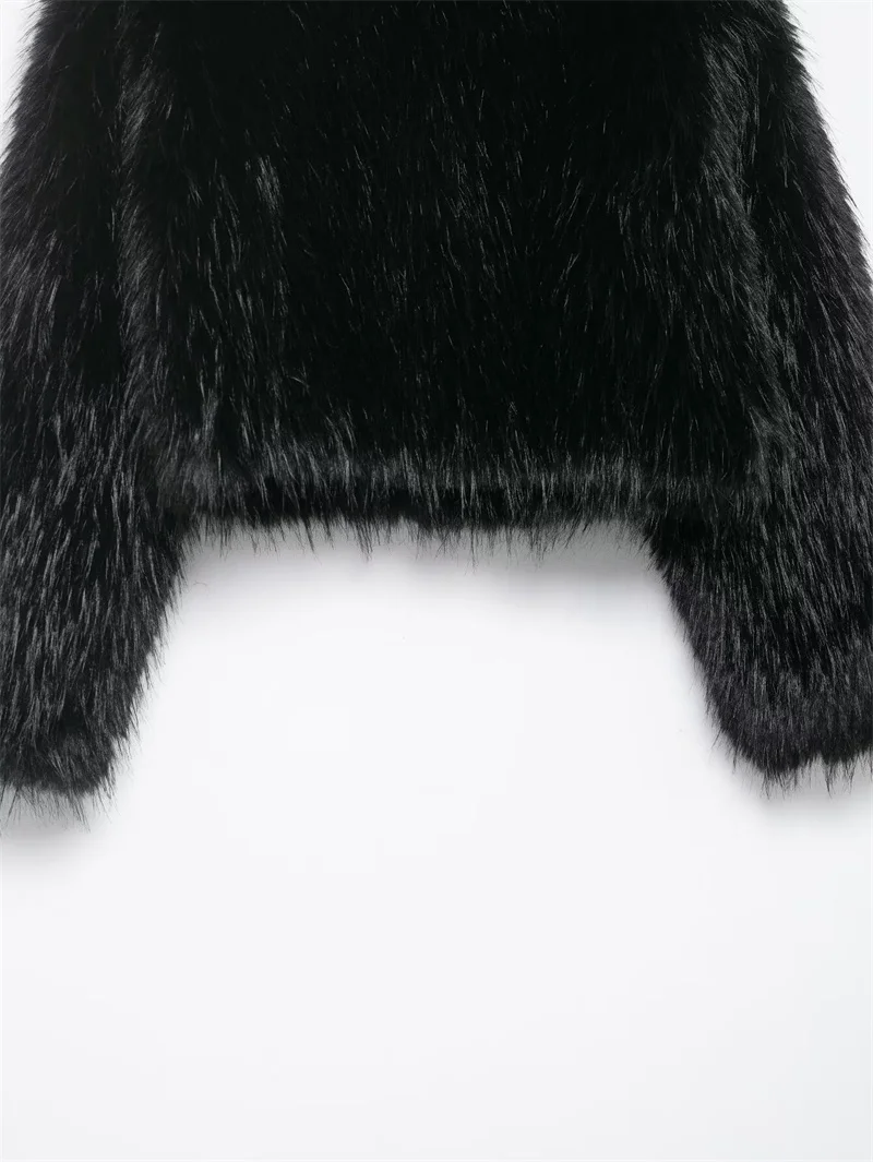 เสื้อโค้ทผู้หญิง คอลเลคชั่นฤดูใบไม้ร่วง/ฤดูหนาว 2025 รุ่นใหม่ล่าสุด สีดำ แขนยาว ผ้าขนสัตว์เทียม ให้ความอบอุ่น ดีไซน์หรูหราและทันสมัย