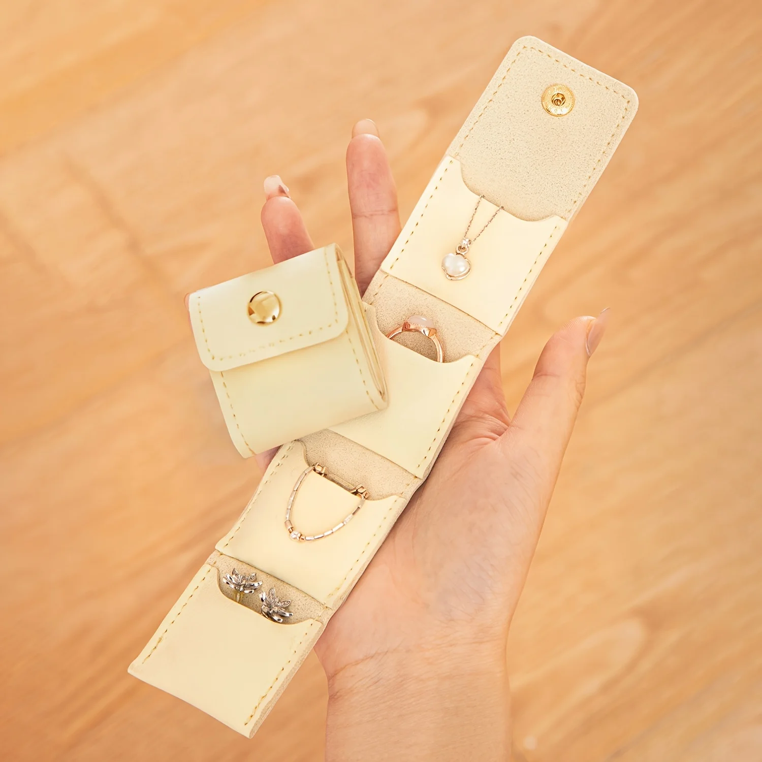 Portable Foldable Jewelry Roll Coin Purse, Mini Button Jewelry Storage Bag with 4 Compartments, Earring Necklace Storage Bag