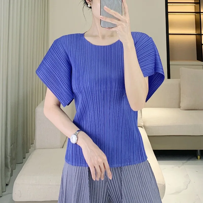 Miyake Pleated Summer T-Shirt Simple Casual Solid Color Round Neck Short Sleeve Slit Women's Lightweight Stretchy Draped Top