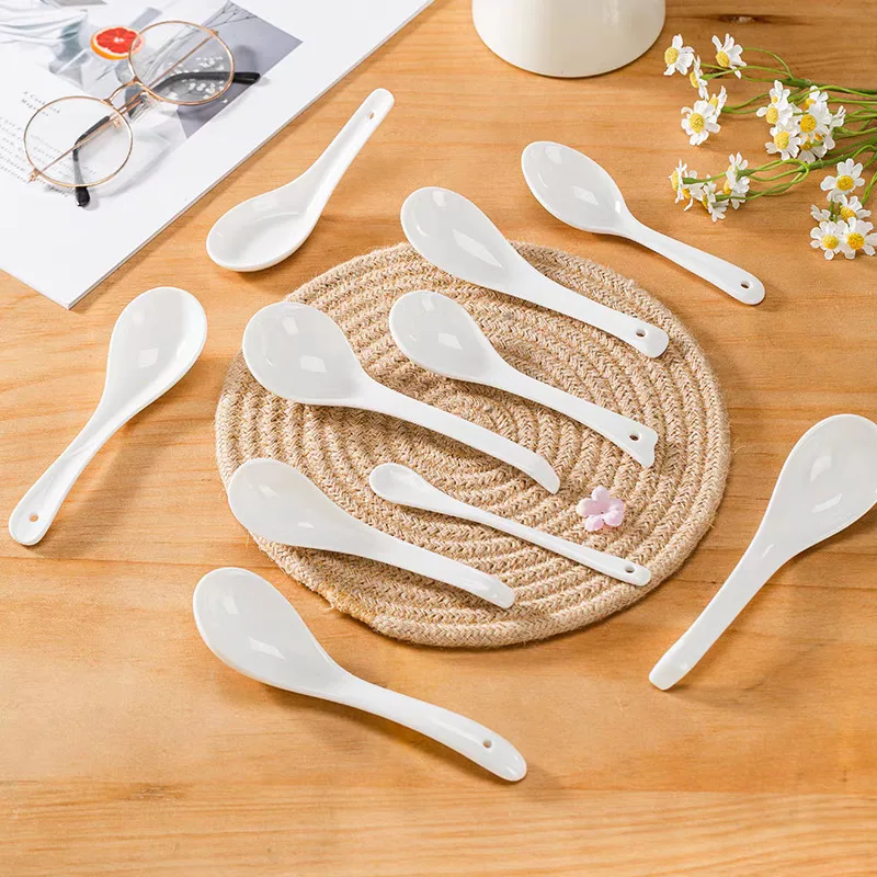 مصنع تانغشان بالجملة ملعقة سيراميك منزلية بيضاء نقية مقبض طويل ملعقة شوربة القهوة الحلوى العظام الصين ملعقة صغيرة #1
