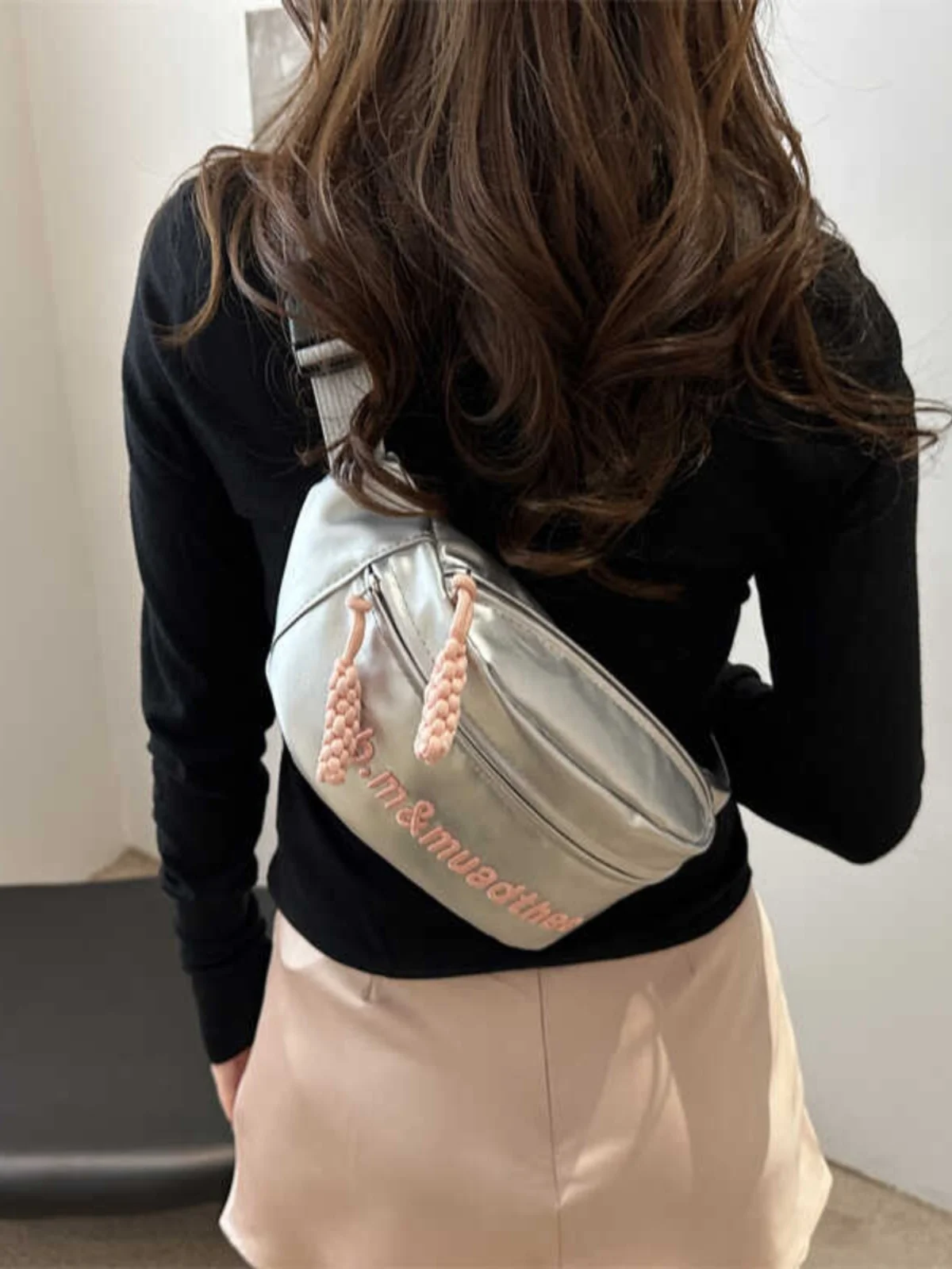 Fashionable Silver Crossbody Chest Bag Women's Summer 2024 Mobile Phone Waist Bag Casual Style Soft PU Leather Handbag