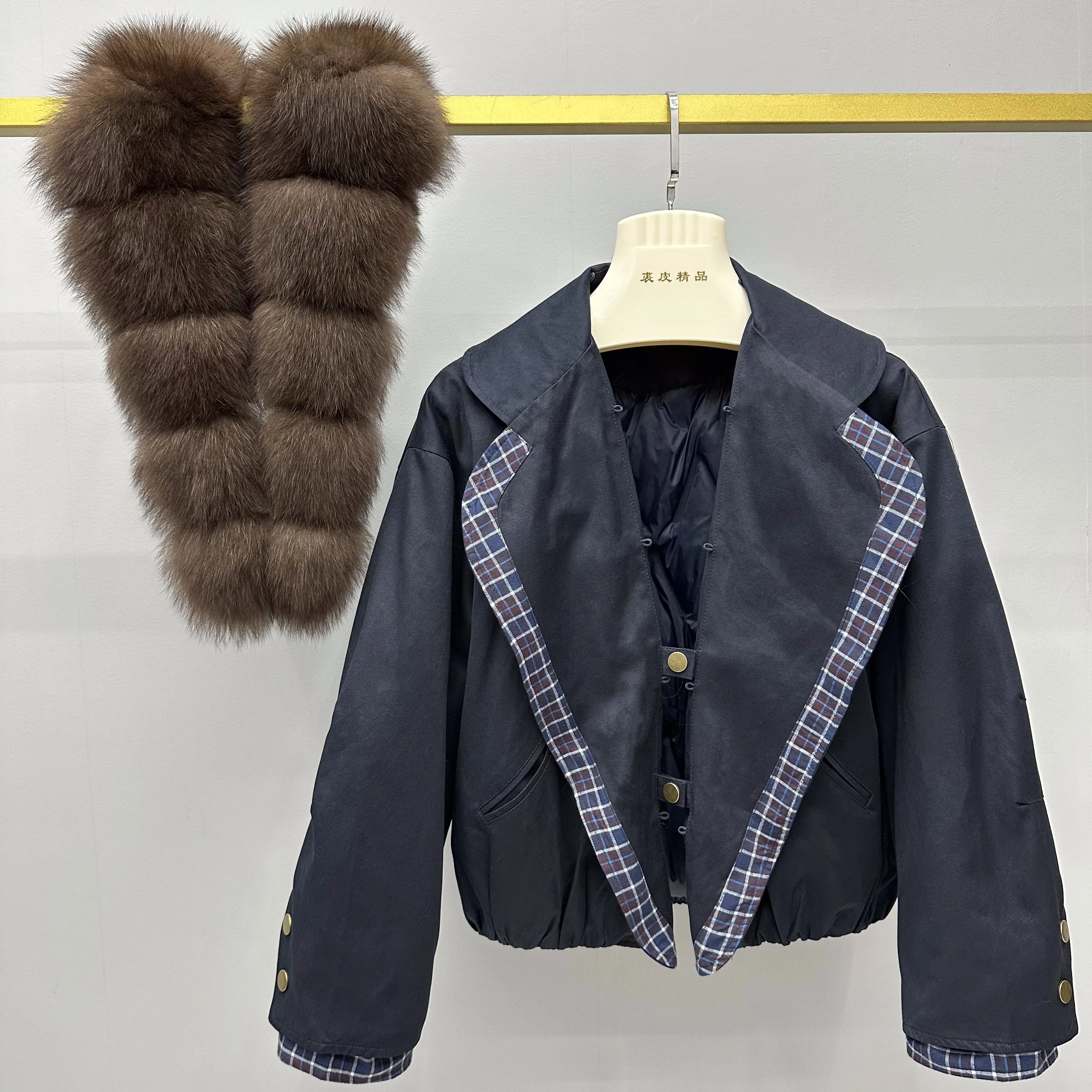 Hot Selling High-end Real Fox Fur Big Fur Collar Winter Fashion Down Jacket New Down Jacket Short Style Fur Coat