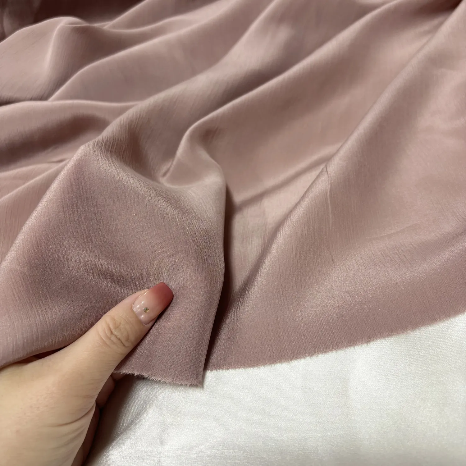 Root Pink Slightly Transparent Silk Crepe Fabric Silkworm Silk Satin Silk Crinkle Silk Bark Pleated Spring and Summer