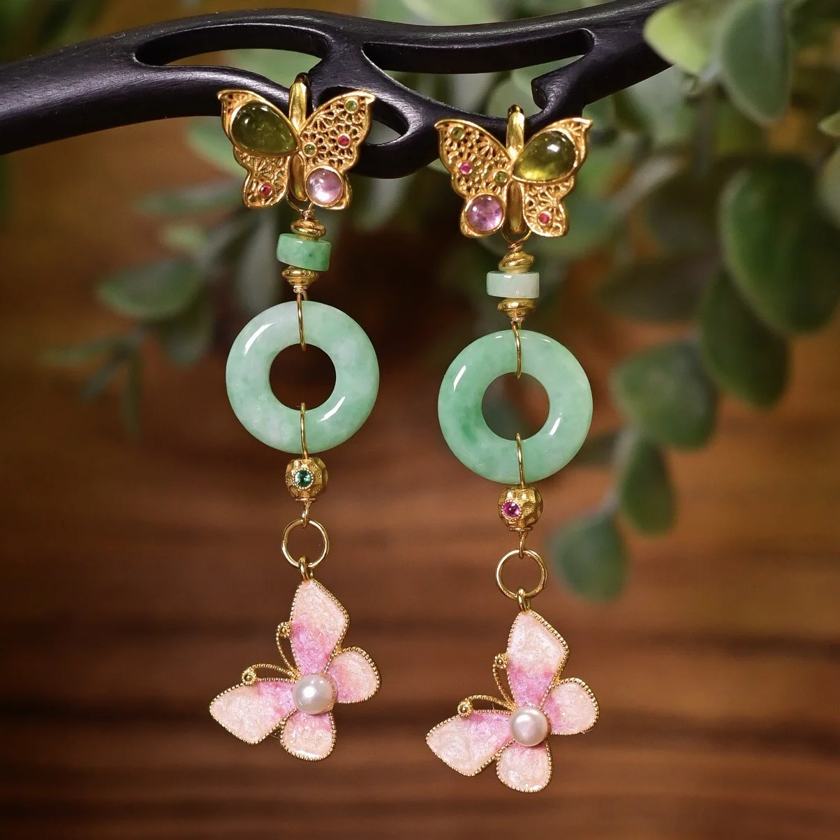 

Серьги-пончики в китайском стиле из нефрита класса А, позолоченные 925-каратным золотом, со съемной турмалиновой бабочкой, ювелирное украшение с драгоценными камнями, подарок