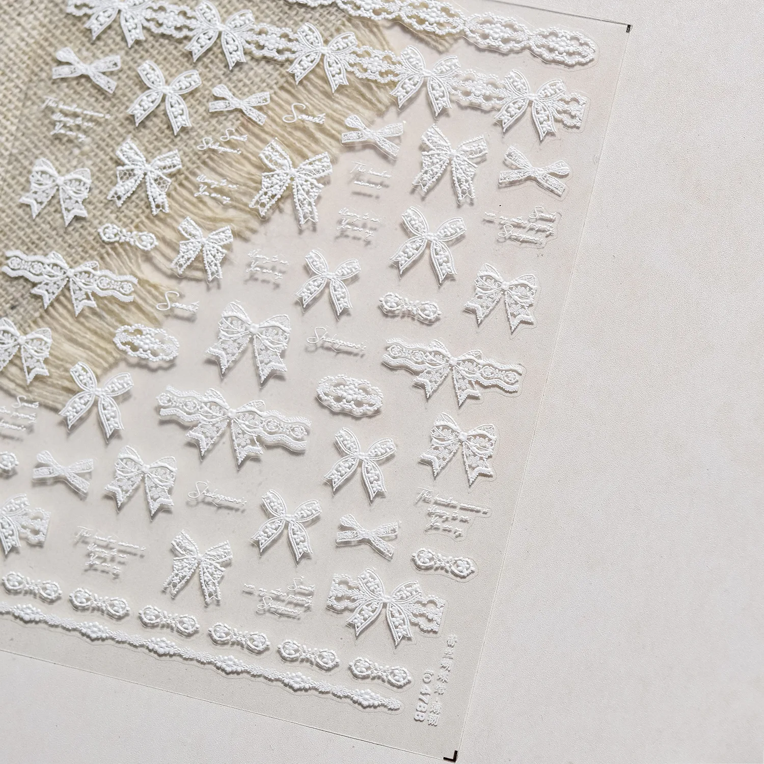 카와이 블랙 화이트 헤어 Bowknot 5D 네일 아트 스티커 사랑스러운 리본 액세서리 미니멀리스트 단색 패턴 귀여운 네일 데칼