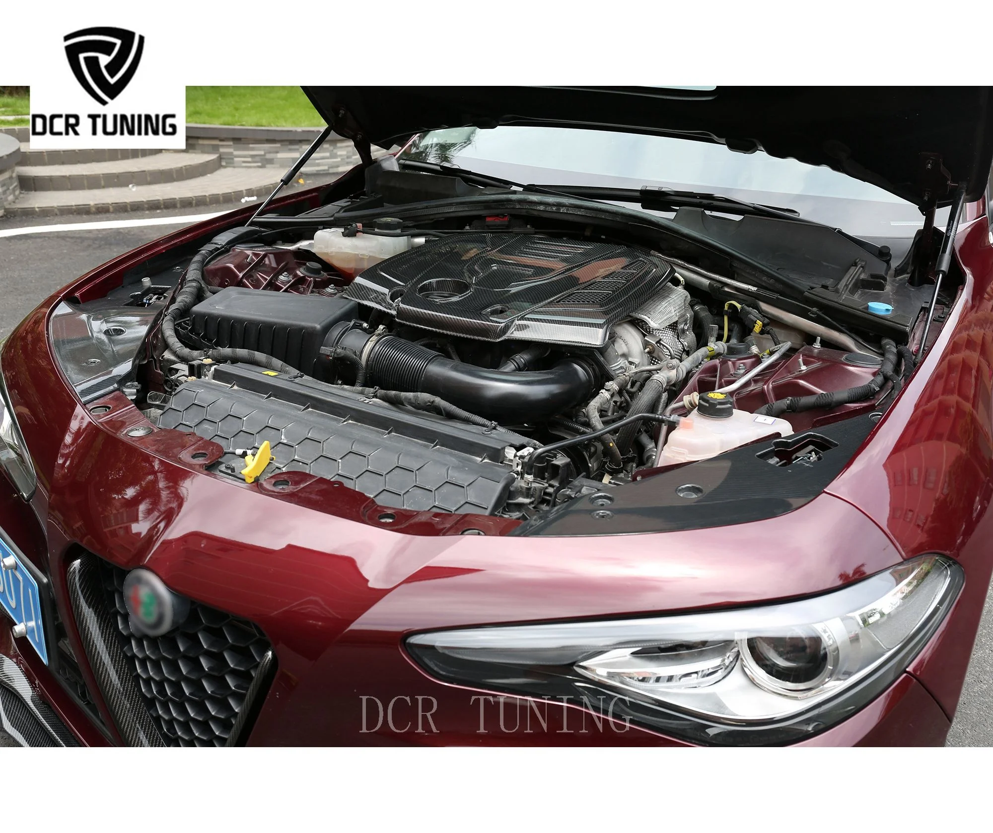 

Alfa Romeo Giulia for Engine Cover Car Front Engine Hood Dust Cover Luxury Black Carbon Professional Auto Parts Clear Coated /