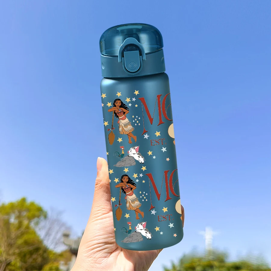 Botella de agua de plástico con diseño de espíritu blanco de Moana de Disney, 26oz, taza de agua para deportes al aire libre, regalo de cumpleaños/regreso a casa, 1 ud.