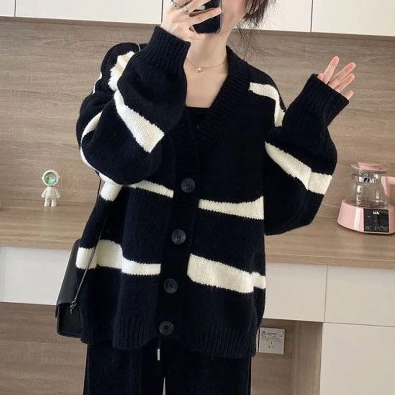 New Spring and Autumn Fashion Trend Stripe Color Matching V-neck Loose Versatile Slim Casual Women\'s Long Sleeve Cardigan Coat