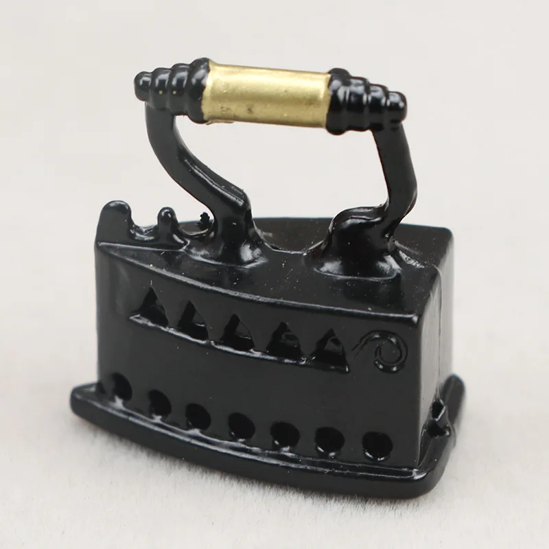 1:12 Mobili in miniatura per casa delle bambole Accessori per scene di cucito Tavolo da stiro vintage nero Giocattoli creativi per ornamenti per casa delle bambole