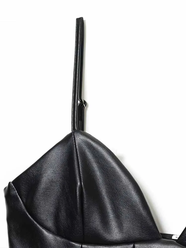 Estilo europeu e americano inverno recém chegados elegante e moderno simples feminino couro falso em camadas decorativas curto dres