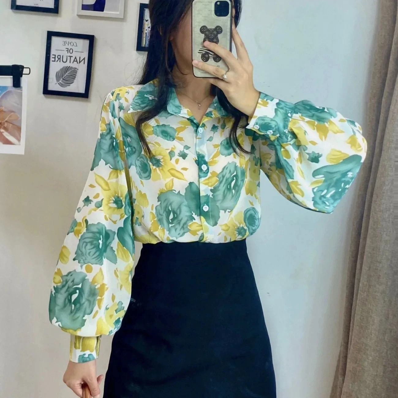 قميص شيفون فضفاض للنساء بأكمام واسعة، طبقة أساسية فريدة بطباعة زهور صغيرة، أكمام طويلة وياقة مستديرة، موضة الخريف