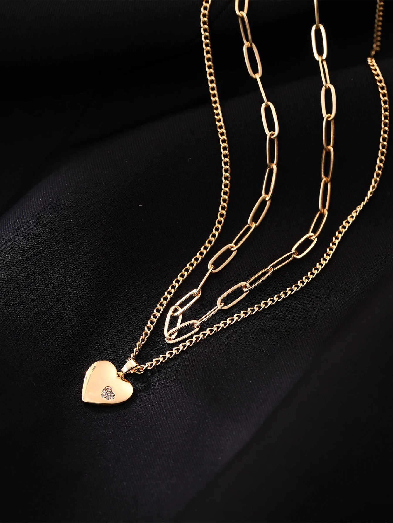 

Elegant Versatile Cross Chain Stacked Heart Zircon Pendant Necklace Women Sweet Classic Fashion Jewelry Concert Party Vacation