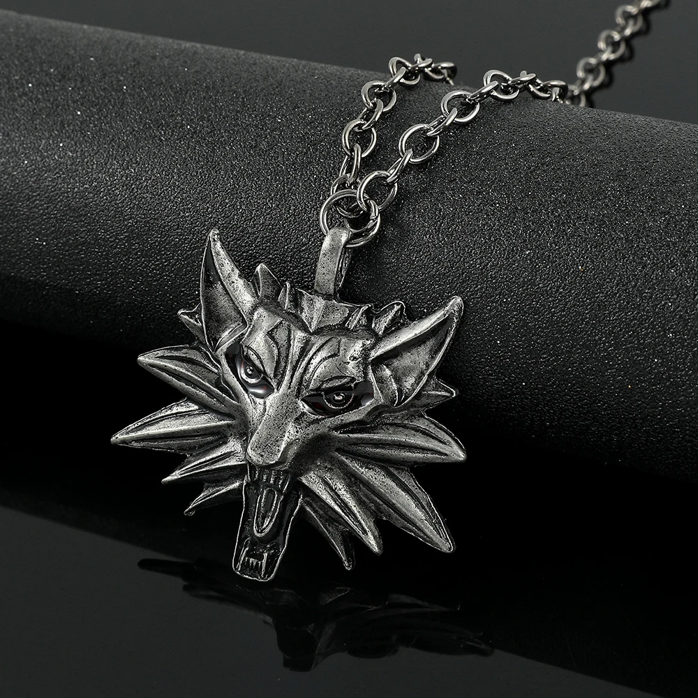 

Retro Gothic Witcher Inspired Wolf Head Pendant Necklace Fashion Personality Link Chain Jewelry Accessory for Men And Women Gift