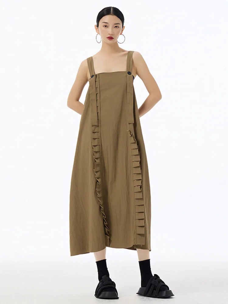 [EAM] Women Khaki Pleated Ruffles Big Size Strap Dress New Square Collar Sleeveless Fashion Tide Spring Autumn 2024 1DH6615