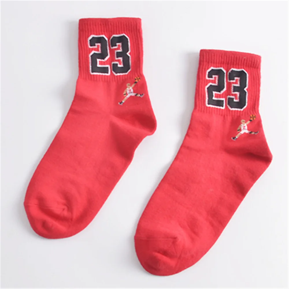 高品質ファッションユニセックスおかしい通気性バスケットボールスポーツスターラッキーナンバー 09/21/23/24/35 ユニセックス原宿ハッピーソックス