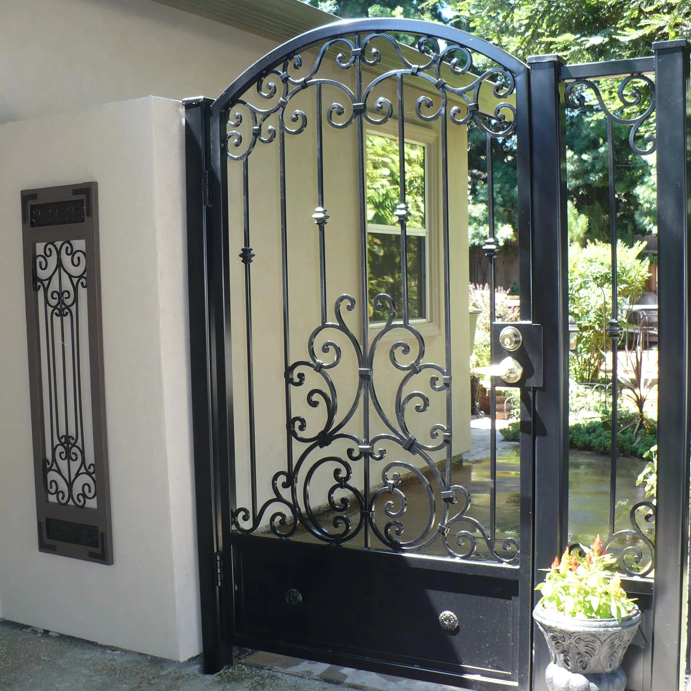 النمط الأوروبي حديقة واحدة أو مزدوجة فيلا باب متأرجح بوابة الممر الحديثة الحديد المطاوع للمنزل المصنع مباشرة #1