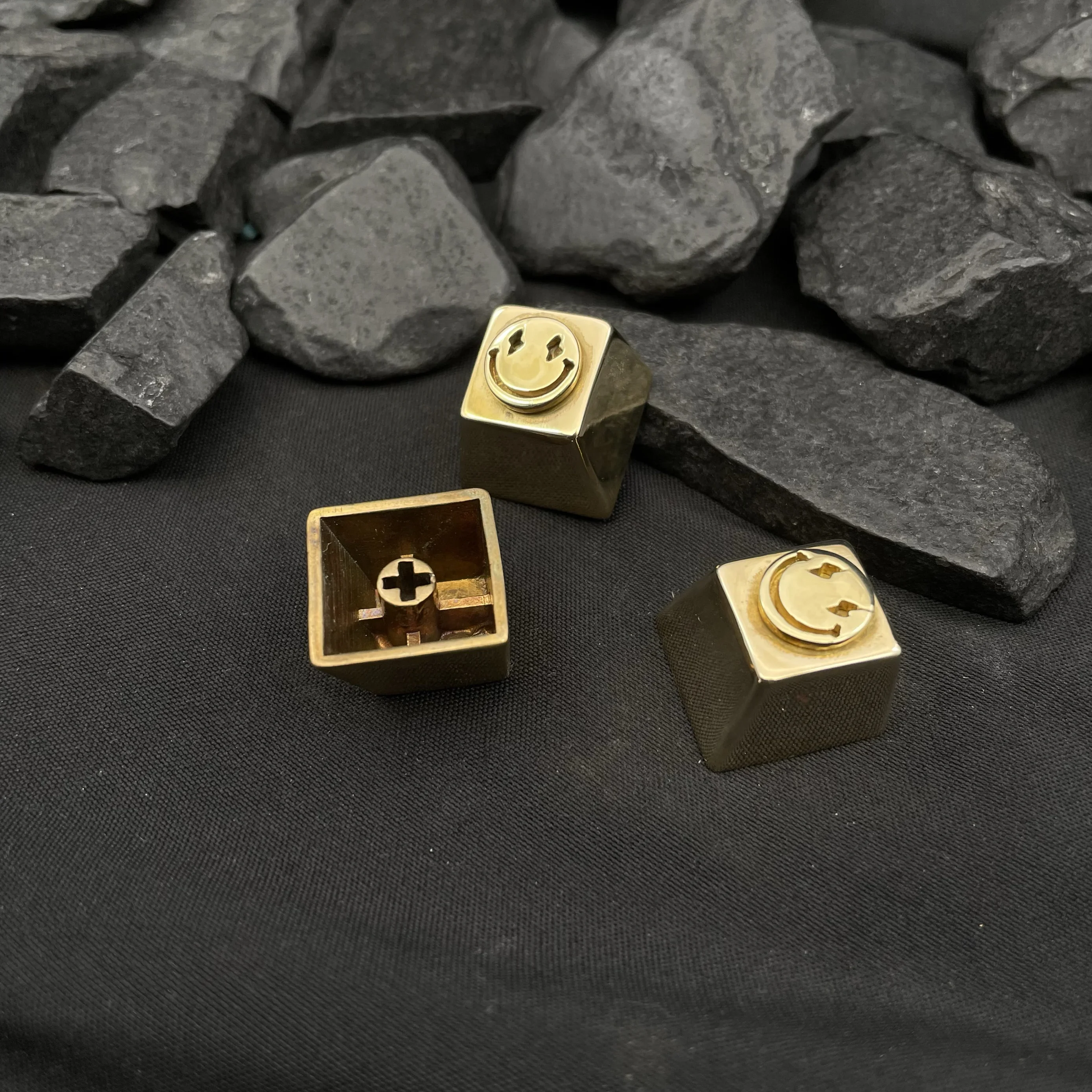 

Original smiley face, emoji, keycap, single personalized mechanical keyboard, cross axis, universal texture