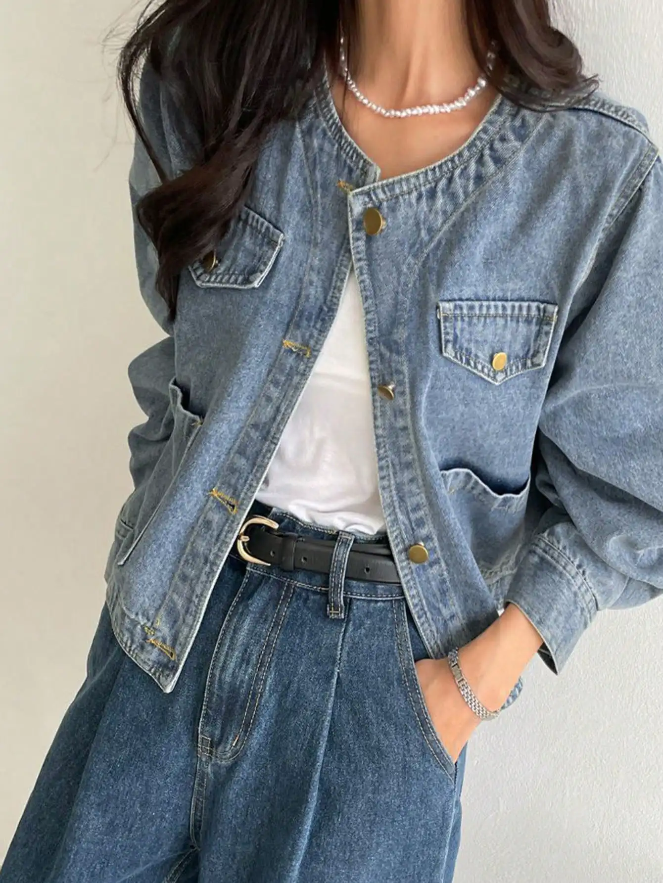 French Design Round Neck Denim Jacket for Women 2024 New Spring and Autum Small People High-End Light Mature Style Outer Wear