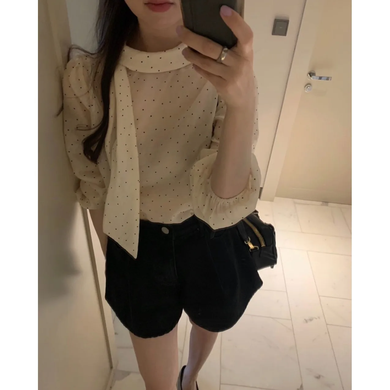 

Chic Korean Sle Sweet Long Sve irt with Bow Detail Versatile Early Spring Faionable Soft Polka Dot Women's Blouse