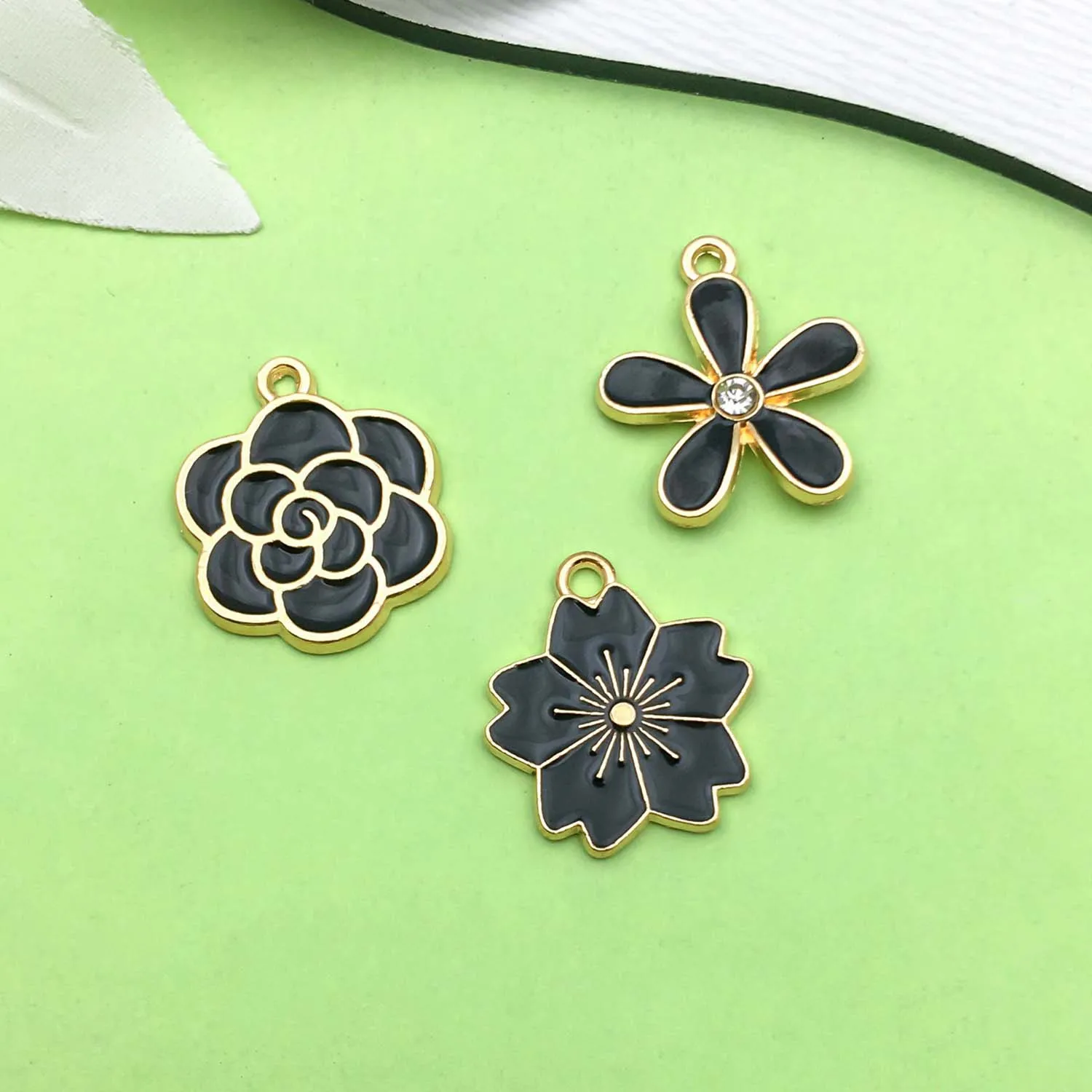 30pcs Black Enamel Flower Charms Alloy Small Daisies, Cherry Blossoms, Rose Flower Pendants For DIY Jewelry Making Accessories