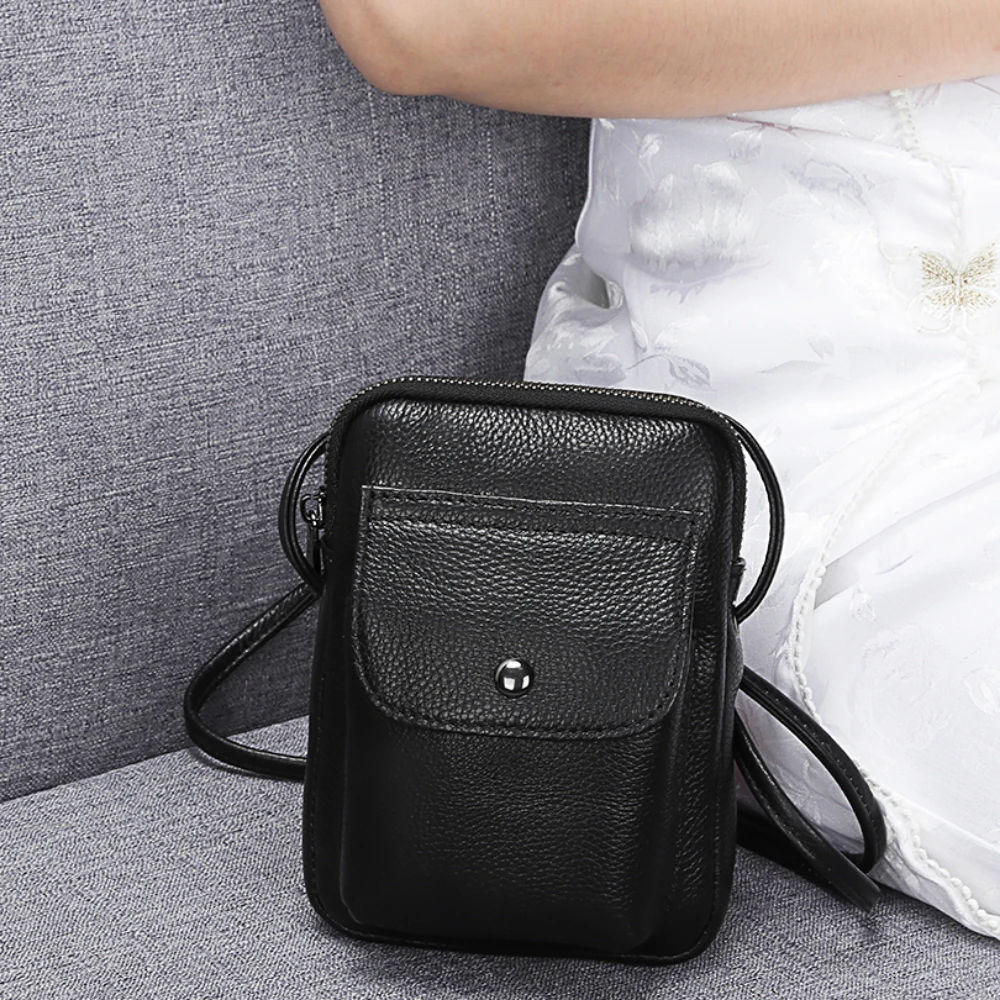 Women's 2023 New Genuine Leather Mobile Phone Bag Versatile Small Shoulder Women's Bag Fashion Motorcycle Mini Straddle Bag