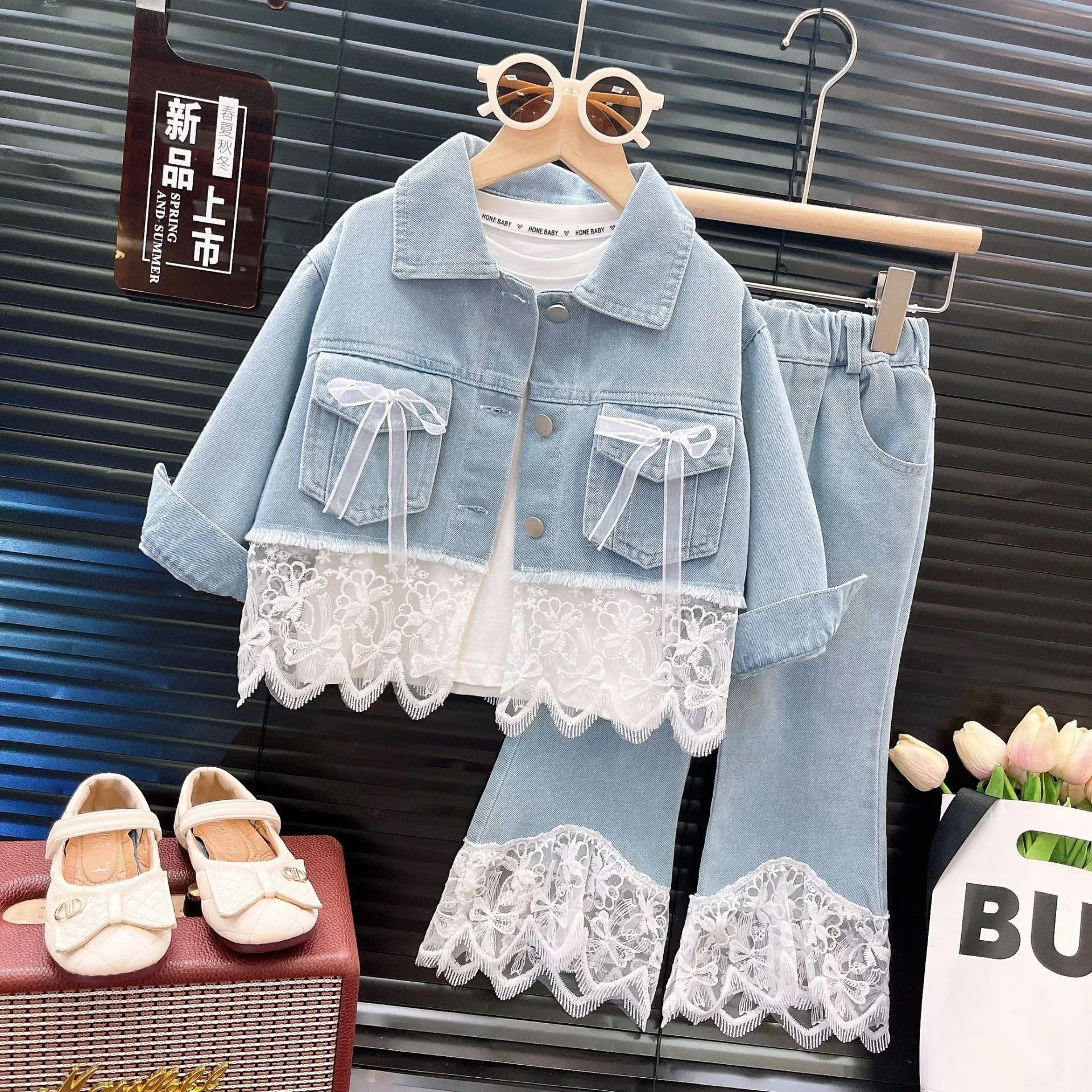 Girls Suit 2026 Spring And Autumn New Children Clothing Girls Baby Fashion Jeans Lace Splicing Jacket Bell-bottom Pants Two Sets