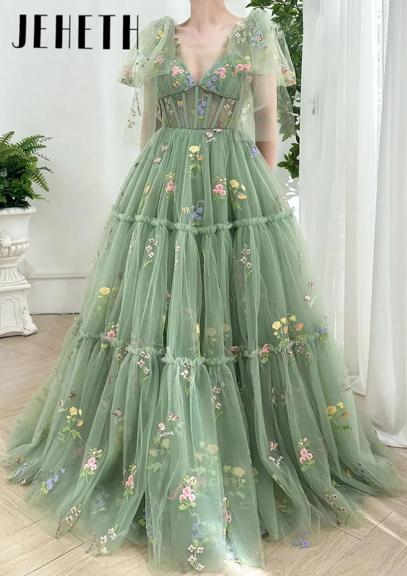 

V-neck Sleeveless Corset Floral Prom Dress Embroidery Applique Floor-Length Lace up Evening Gown for Special Occasion Customized