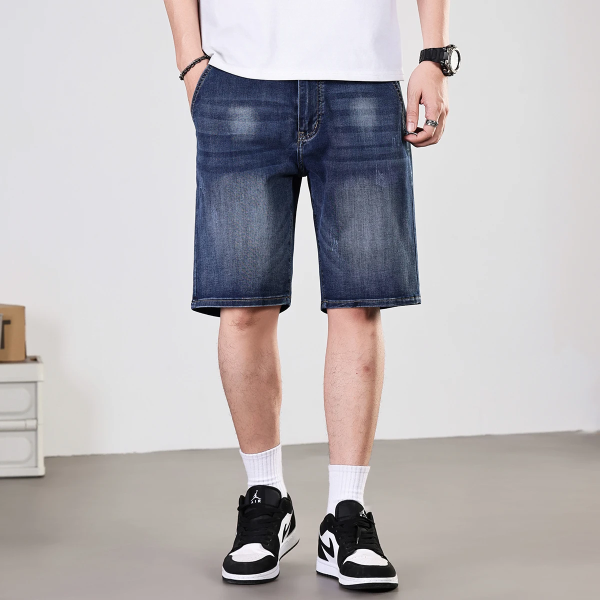 

2025 new jeans men's summer thin style washed water blue shorts loose straight leg casual denim shorts men clothing