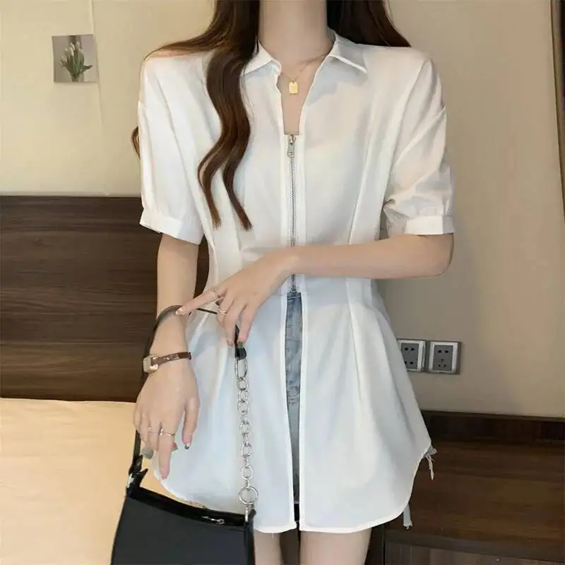 

Summer Short Sleeve Shirts Women Korean Fashion Slim Fit Zipper Blouse Woman Simple All Match Design Turndown Collar Shirt