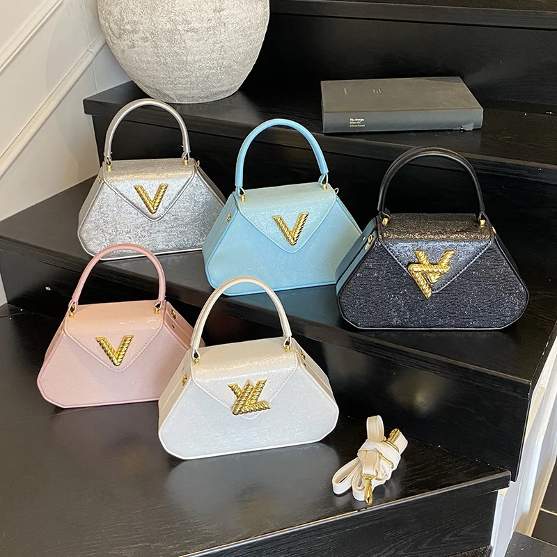 

2025 New Fashion Tote Bag Large Capacity Handbag Crossbody Shoulder Bag Women Chic Versatile Purse