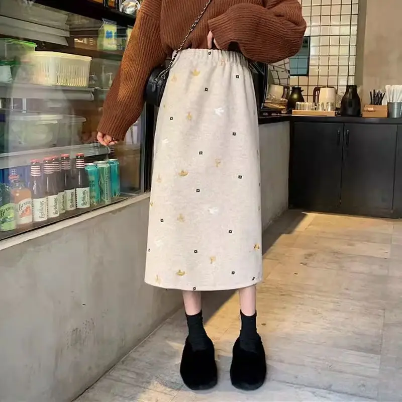 Woolen Dress With High Waist Vintage Corduroy Skirt Women Autumn Winter New Loose Embroidery Floral High Waist Long Skirts