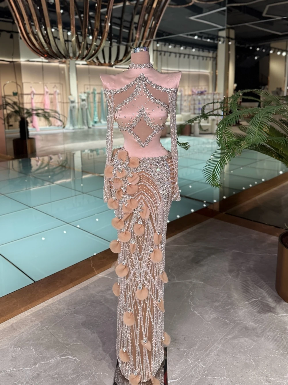 Crystals Flowers Evening Dress Fashionable Glitter Straight Long Sleeved Prom Gown Sexy Cut Out Customized Cocktail Party Wear