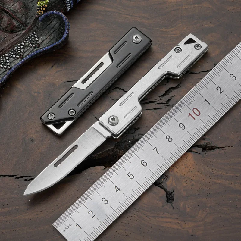 

Mini keychain knife, multifunctional outdoor tool folding knife, EDC portable self-defense survival knife