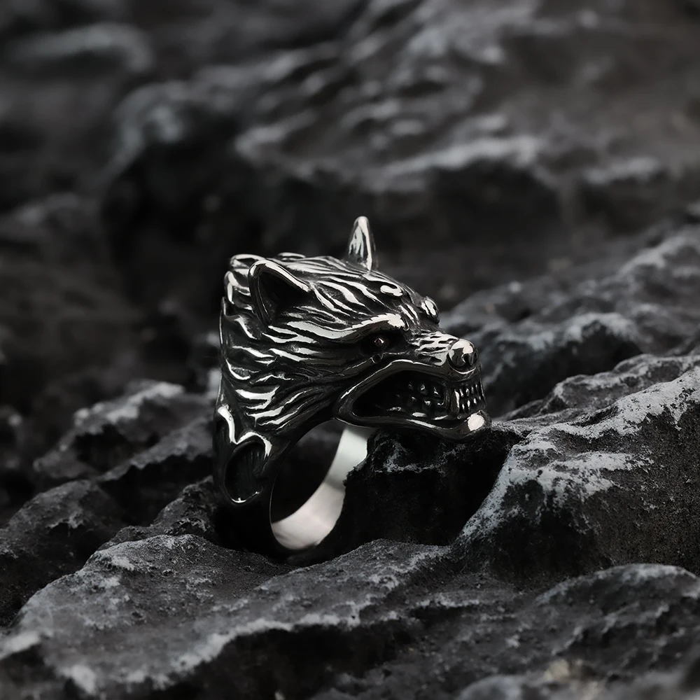 Men\'s retro stainless steel ring domineering personality grassland wolf titanium steel ring jewelry wholesale