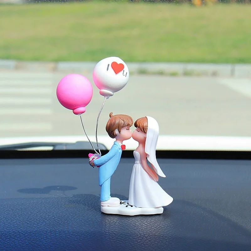 Modèle d'ornement de voiture de couples de dessin animé, décoration de ballon de console centrale, figurine de couple de mariage, tableau Prada intérieur automatique, cadeaux