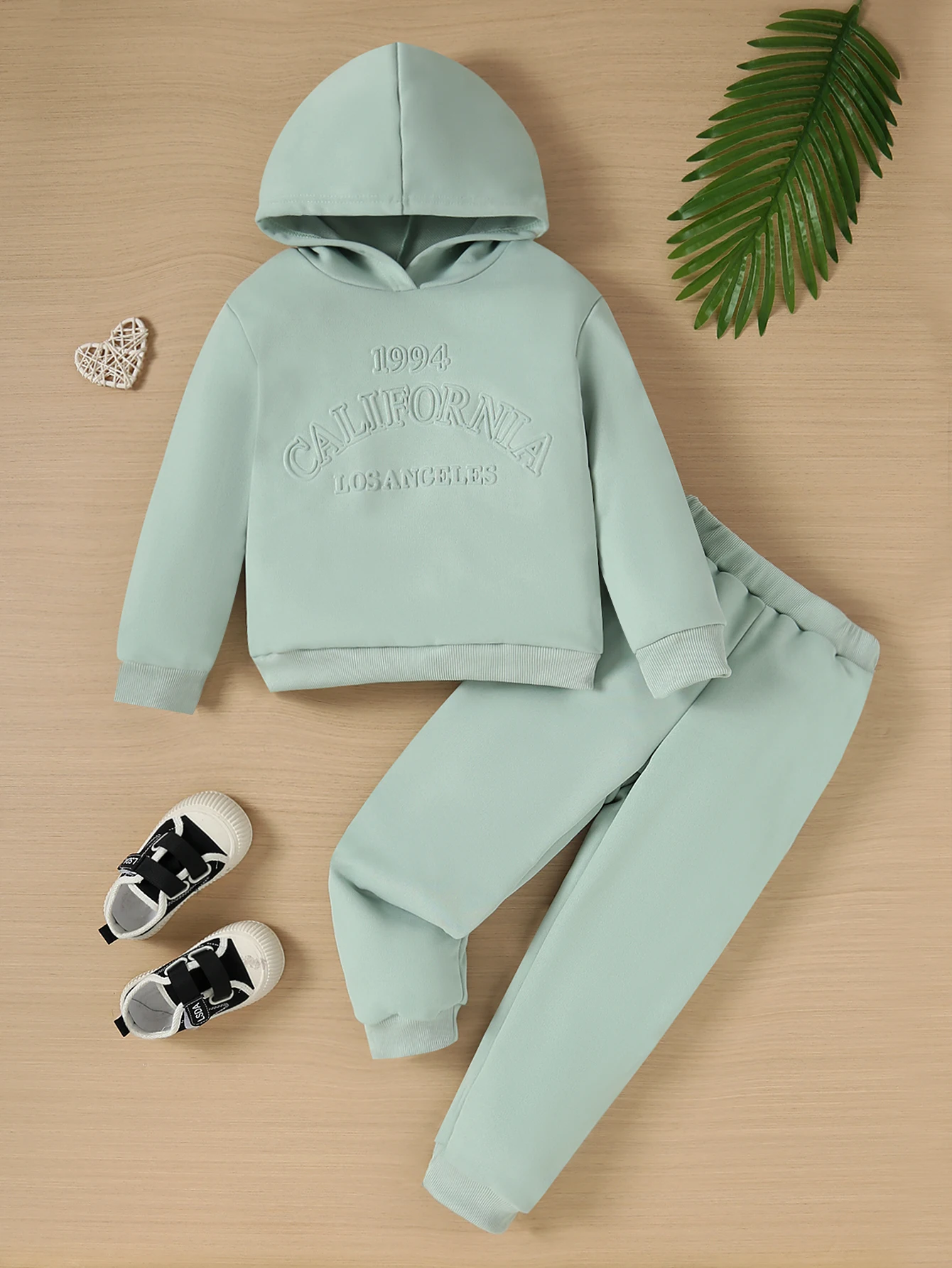 Zweiteiliges Set aus Herbst- und Winter-Mädchen-Set mit einfarbigem Stahldruck, geprägtem Buchdruck, Kapuzen-Sweatshirt, Freizeithosen-Set