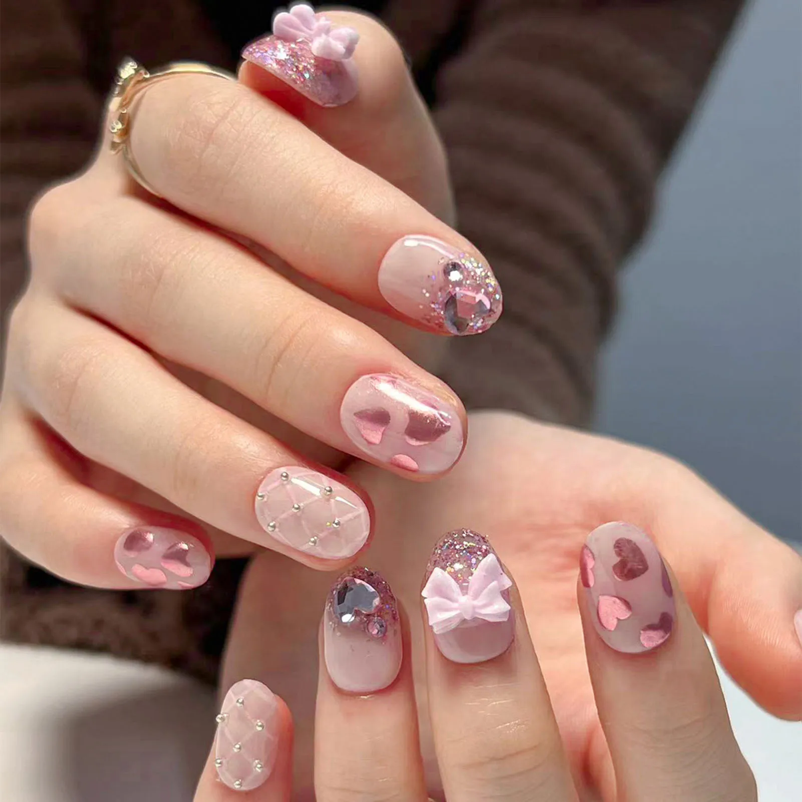 Uñas postizas con adornos de perlas para niña y mujer, Uñas postizas rosas, lazo usable, manicura coreana dulce, suministros de manicura, 24 piezas