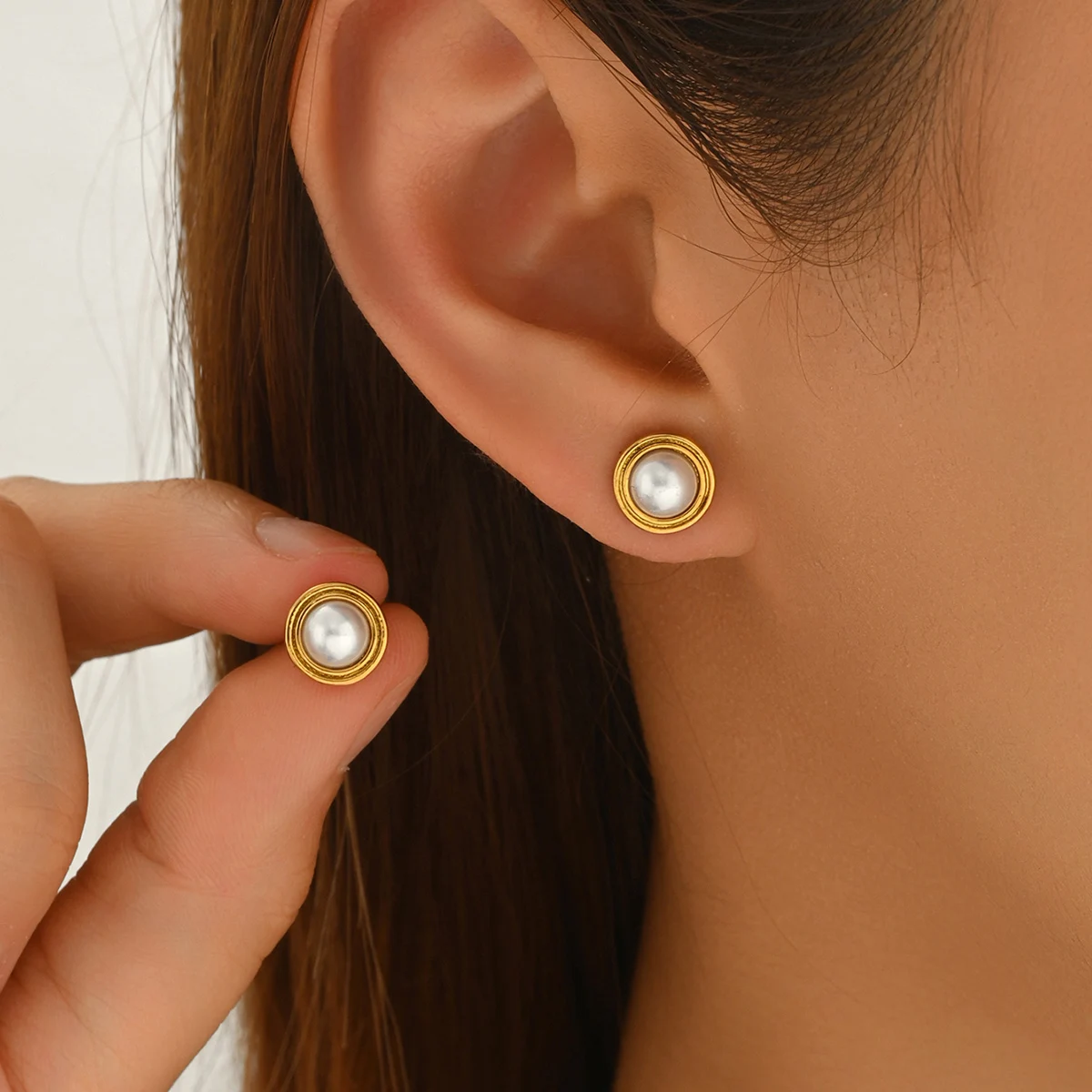 Women's 18K Gold-Plated Stainless Steel Mini Pearl Flower Round Earrings Waterproof Vintage Statement Jewelry Gift