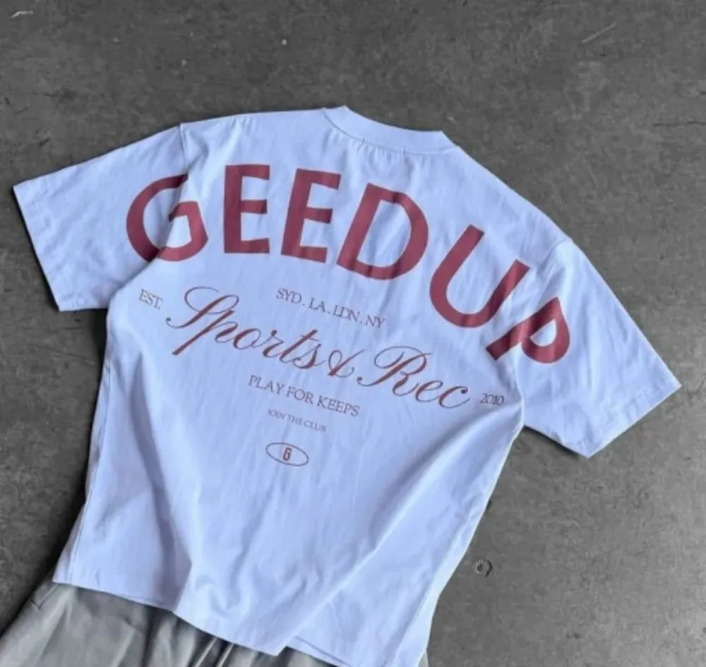 تي شيرت رجالي برقبة دائرية يسمح بمرور الهواء بحروف كلاسيكية ملابس عصرية عالية الشارع كاجوال Y2K ملابس رياضية خارجية