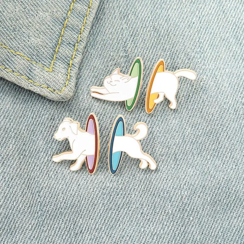 2pcs/set Planet Jump Enamel Pin Custom Dog Cat Brooch Bag Clothes Lapel Pin Badge Cartoon Animal Jewelry Gift for Kids Friends