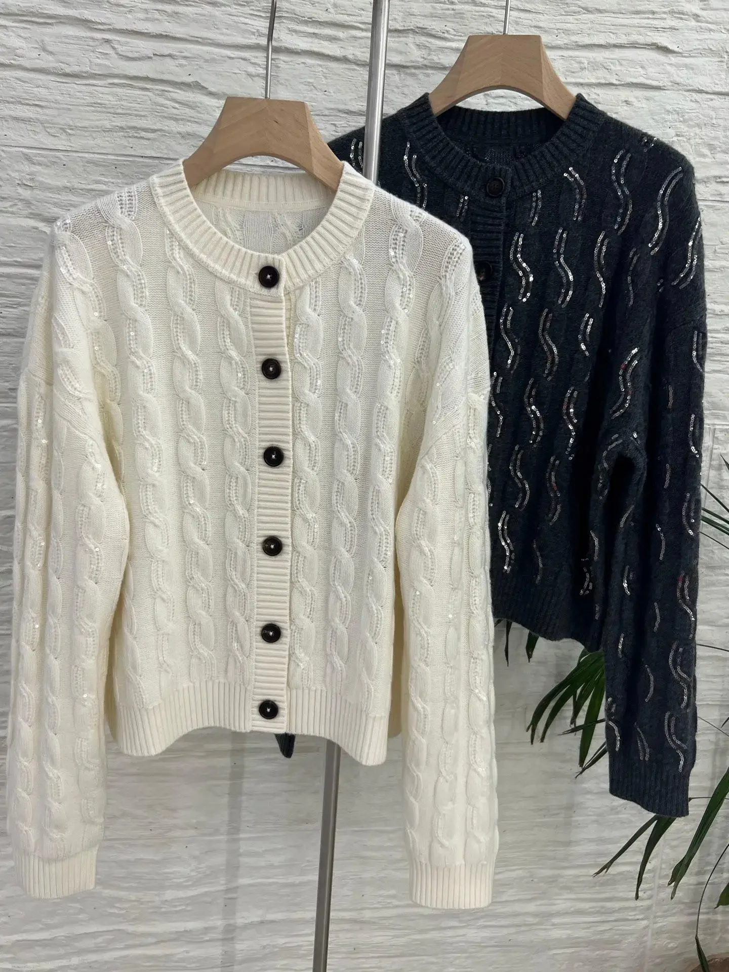 

Women's Sequined Twisted Sweater Autumn Round Neck Long Sleeve Single Breasted Casual Female Knitted Cardigan