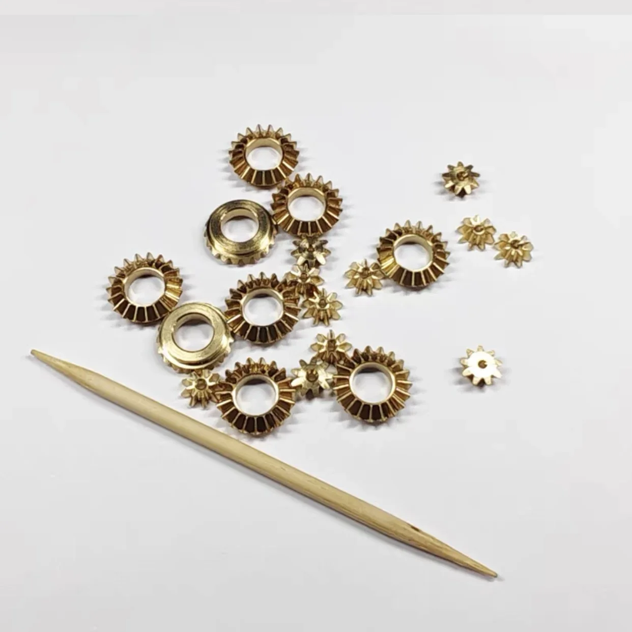 Engrenagem cônica de latão de precisão 0,5M 9/19 Dentes Unidade de redução de 90 graus DIY Micro modelo de carro