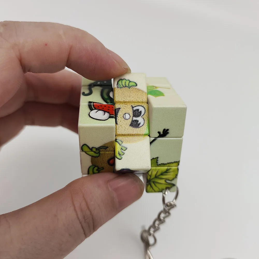 Pop Fidget Panda Keychain Cute Panda Design, Stress Relief, Plastic Material, Suitable for Ages 14 And Up