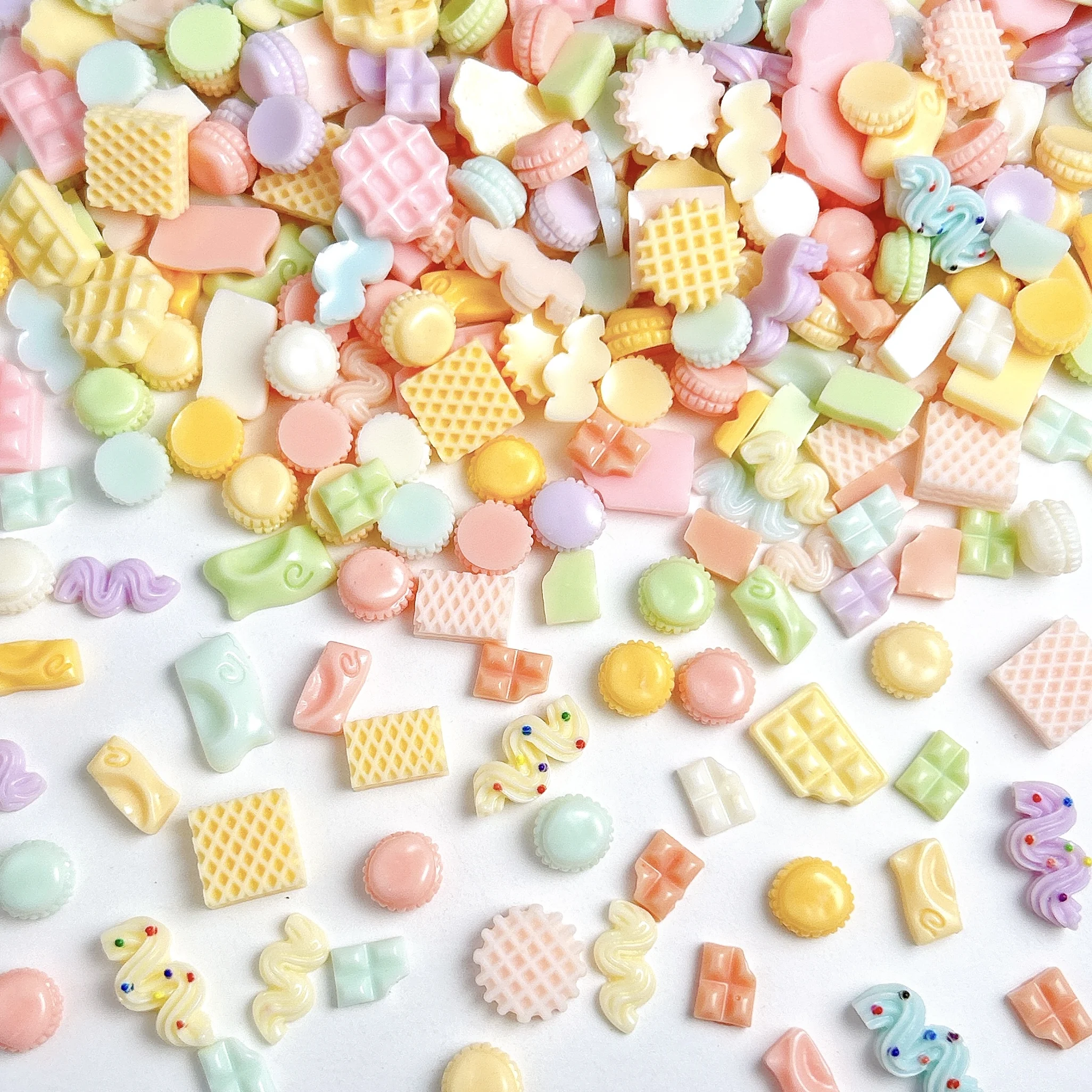 50PCS Multiple Colors Mini Chocolate Cookies Resin Nail Art Charms Kawaii Simulated Cream Strip Mixed Nail Decorations DIY Nails