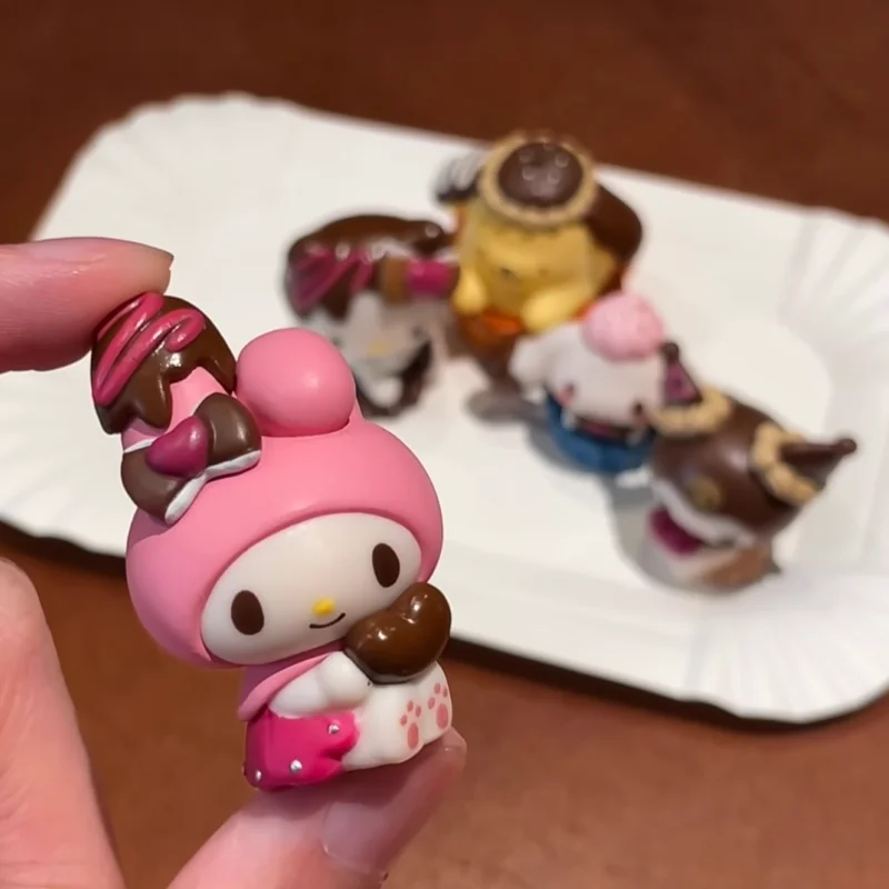 Bandai Sanrio Characters Chocolate Doll Gashapon Mini Dessert Hello Kitty Cinnamoroll My Melody Kuromi Pompompurin Ornament