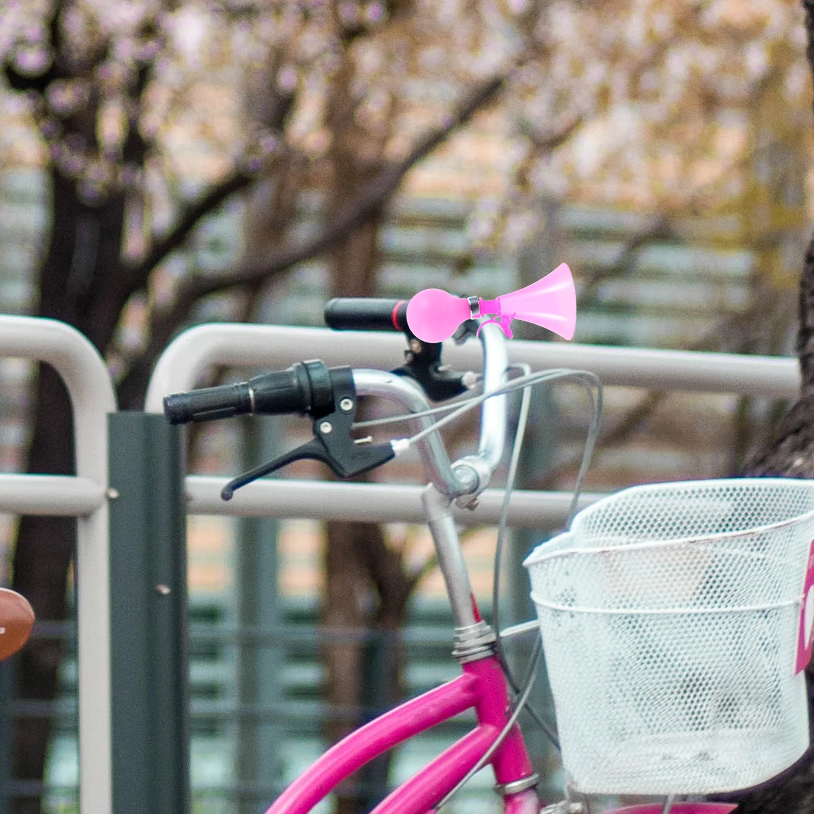 

Air Horn Bicycle Loud Pink Horn Kids Bike Safety Loudspeaker Accessories Bike Accessories for Girls Air Horns